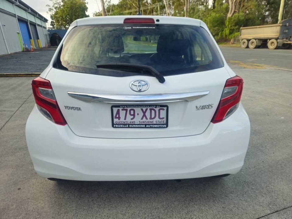 2015 Toyota yaris 5 door automatic hatch 8.jpg